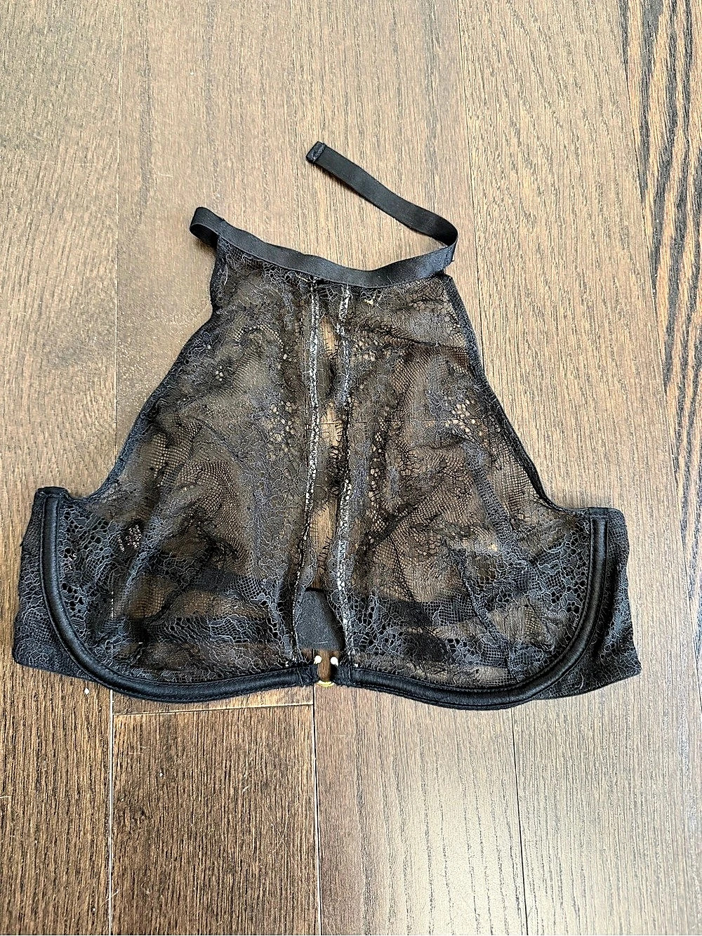 Victoria's Secret Very Sexy High Neck Lace Bra Black 32D